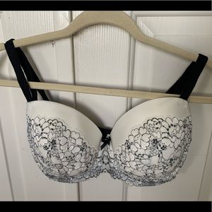 Victoria’s Secret dream angels Demi bra. Size 38D